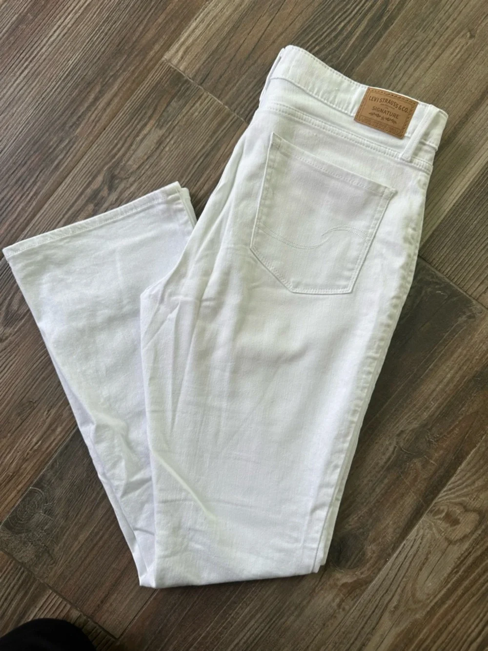 Levi's White Mid-Rise BootCut Flare Jeans - Picture 8 of 15